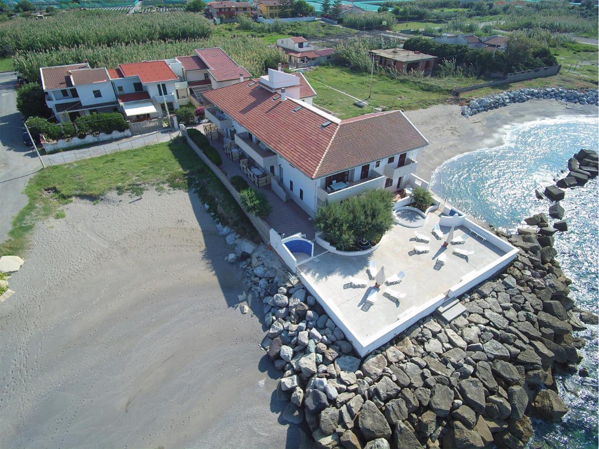Cannotta Beach - Stromboli Terme Vigliatore Bagian luar foto